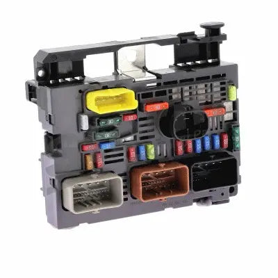 Boîte à fusibles pour PSA BERL/C4/308....