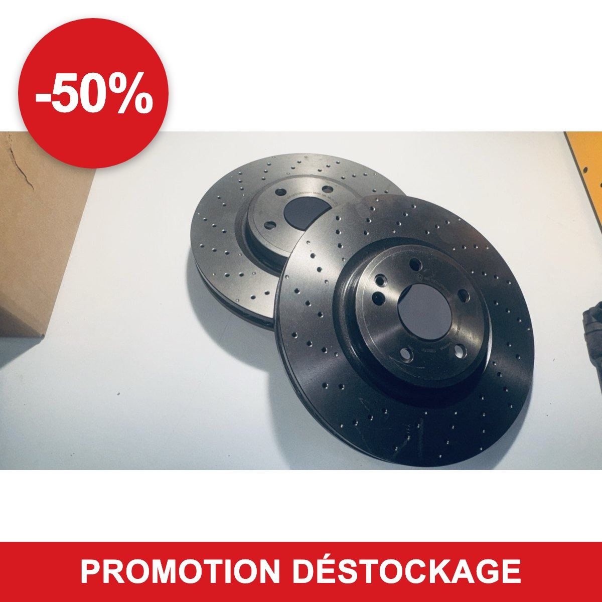 Jeu de 2 disques de frein Brembo 09.B807.51 – Mercedes Classe A W176, Classe B W246, CLA, GLA en promotion -50 %